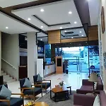 Triizz Hotel Semarang By Royal Singosari