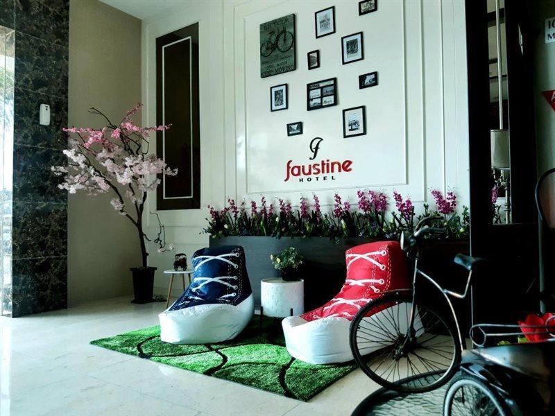 Triizz By Royal Singosari 3*