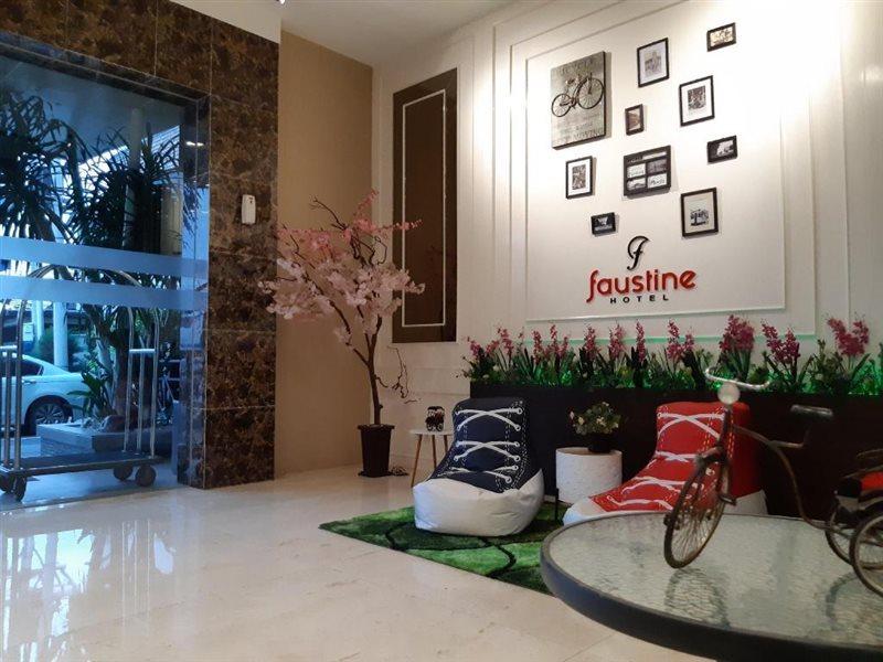 Triizz By Royal Singosari Hotel 3*